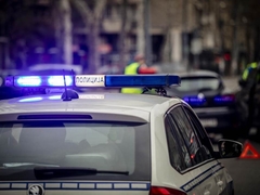 Užas u Srbiji: Sin izbo nožem roditelje, pa nasrnuo i na policiju