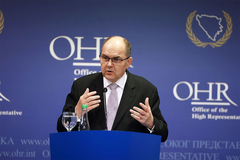 Šmit poručio političarima u BiH da ne igraju taktičke igre