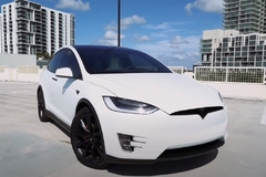 "Tesla" povlači više od 40.000 vozila zbog problema sa volanom