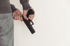 Poslije saobraćajne nesreće vozaču prijetio pištoljem