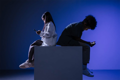 Južna Koreja zakonom zabranila mobitele u školama