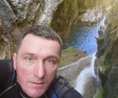 "BIO JE IZUZETAN ČOVJEK" Heroja, koji je poginuo prilikom planinarenja, pamte po HRABROSTI I HUMANOSTI