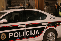Radniku zaprijetili pištoljem i šrafcigerom: Opljačkana benzinska pumpa u Sarajevu