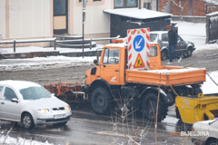 Ugažen snijeg mjestimično na kolovozima u višim predjelima