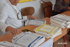 U Tuzli otvaraju vreće sa glasačkim listićima zbog nepravilnosti