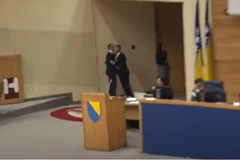 Žestok sukob u Parlamentu BiH: Babalj pozvao Kojića u hodnik, Vulić i obezbjeđenje spriječili tučnjavu