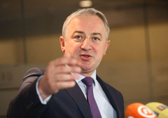 "IZDRŽAĆE ON I OVO" Borenović podržao Begića