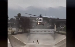 Dramatična akcija spasavanja u Kaliforniji: Oluja ODNOSI ŽIVOTE, čovjek skočio u rijeku da izvuče psa (VIDEO)