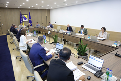 Zaposlenima u institucijama BiH povećan topli obrok