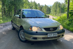 Toyota Avensis od 1.500 evra pokazuje zašto stariji automobili mogu biti bolji od modernih