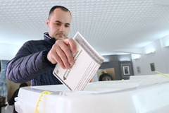 Veći cenzus realan, obavezno glasanje bez šanse