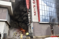 Požar na pijaci u Sarajevu, odjekivale eksplozije (VIDEO)