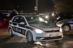 Velika akcija policije u migrantskom centru u Blažuju