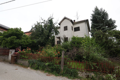 Strava u Zagrebu: Muškarac hodao go sa sjekirom, policija mu u kući pronašla tijelo žene