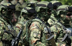 Vojska zauzela položaj: Raketni bacači usmjereni ka Kosovu! /VIDEO/