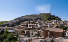 “To je jedino što mi je ostalo” – Italija nudi domove za 1 euro, ali niko ne priča šta se zaista dešava iza kulisa prodaje