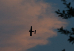 POGINULO ŠEST LJUDI Avion udario u zgradu kod Milana