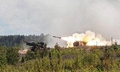 UŽIVO /VIDEO/ Rusija juri sina britanskog poslanika:„Moraće da bježi do kraja života“;Prvi snimci ukrajinskog bombardovanja centra Donjecka;Lavrov dao intervju za RTRS; Borbe na više lokacija 