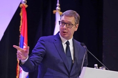 Vučić o grijanju: "Srbi navikli da šetaju u gaćama, niko neće da obuče džemper"