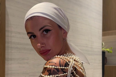 Hrvatica usred Dubaija razvukla harmoniku, pa odsvirala sevdalinku (VIDEO)