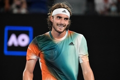 "Nikada mi se to nije desilo u životu" Žena imitirala pčelu kako bi omela Cicipasa tokom servisa (VIDEO)