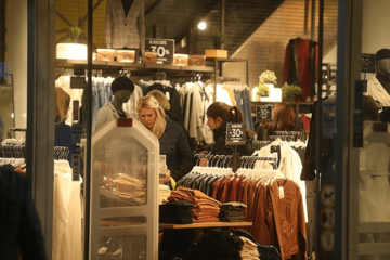 Najveći pad kod obuće i odjeće: U aprilu cijene u Republici Srpskoj niže za 0,7 odsto od martovskih