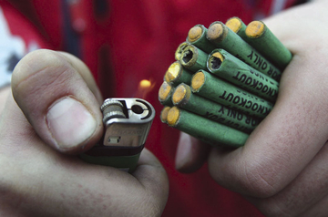 “Opasne, štetne i nimalo kul” Petarde ostavljaju traumatična iskustva za ljude i životinje