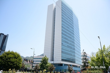 Upitne plate više od 20.000 činovnika u institucijama BiH