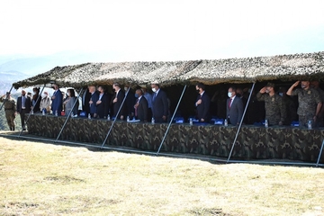 Vlada SAD Oružanim snagama BiH donirala deminersku opremu