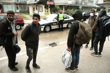 "POTREBNE SU BRZE AKCIJE" Humanitarne organizacije apeluju da se pomogne migrantima