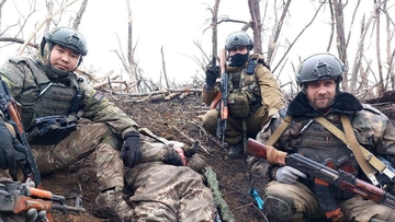 UŽIVO /VIDEO/Greška američkih oficira;Snimak herojstva vojnika; ⚔️Wagner zauzeo dva naselja; 🎯 Ruski brifing; 🚁  Oboren MI-8; Rusi izgradili veliku vojnu bazu;🚦 Rusija ne prihvata gornju granicu cijene nafte