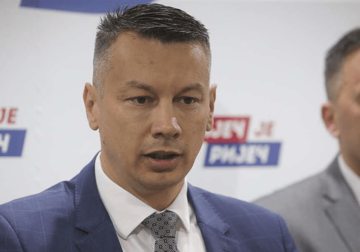 Nešić zagovara MANDAT U VLASNIŠTVU STRANKE "Ukinuti trgovinu poslanika i spriječiti političku korupciju"