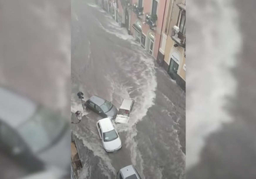 OLUJA NA SICILIJI: U poplavama poginule najmanje dvije osobe (VIDEO)