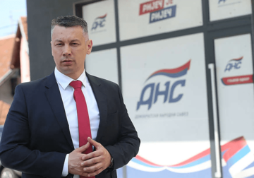 "Neće nas liječiti garaže, nego ljekari" Nešić pozvao Vladu da prihvati zahtjeve zdravstvenih radnika