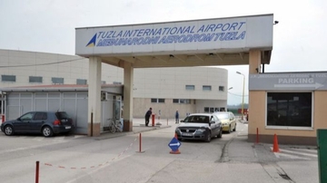 Slijedi li gašenje Međunarodnog aerodroma Tuzla? Svjetla ugašena, umjesto aviona na pisti psi lutalice