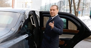 MEDVEDEV "UZVRATIO ŽELJE" POVODOM NOVE 2023 Evo njegovih predviđanja:EU se raspada,Ilon Mask će postati....