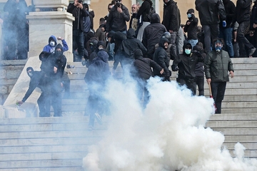 Totalni haos na ulicama Grčke (VIDEO)