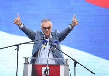 Milićević sa Trga Krajine poslao jake poruke "Vas Milorade i vaše poltrone poslaćemo u tamne hodnike prošlosti"