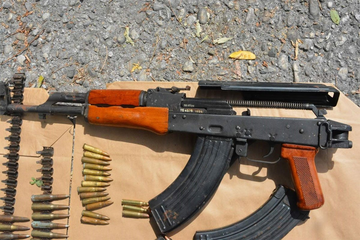 Hapšenje u Večićima kod Kotor Varoša: Pronašli mu oružje i ratnu zastavu BiH (FOTO)