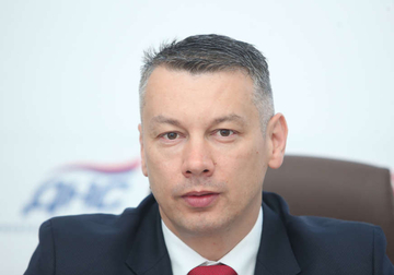 "NEUTEMELJENA ODLUKA" Nešić pozvao institucije Srpske da pravno i materijalno pomognu Savčiću