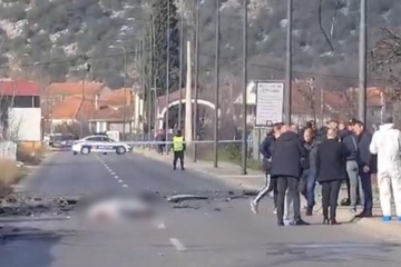 DIJELOVI VOZILA RAZBACANI PO PUTU, TIJELO NASRED ULICE Ovo su prvi snimci stravične eksplozije /VIDEO/