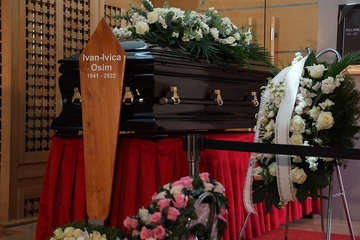 Uz taktove "Grbavice" svijet ispratio Ivicu Osima