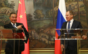 Kineski šef diplomatije stigao u Moskvu: Nećemo dozvoliti Americi da utiče na naše odnose