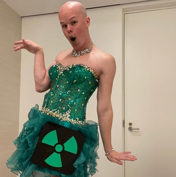 "RODNO FLUIDNA OSOBA"  Bajdenov čovjek za nuklearni otpad SAD-a voli haljine i jarke ruževe