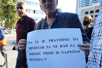 Tuzlanski penzioneri na ulicama: Nemamo šta da jedemo