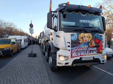  BERLIN JE STAO! Poljoprivednici presjekli puteve /VIDEO/