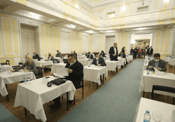 NA IVICI FIZIČKOG OBRAČUNA Skupština grada na prisilnoj pauzi zbog sukoba Lazića i Stanića