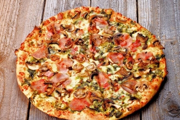 "TAKAV NAM JE BIZNIS PLAN" Pekar sa Hvara prodaje pizzu koja košta više od 100 KM