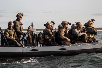 U Crvenom moru nestala dvojica pripadnika američke mornarice