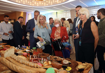 Cvijanovićeva posjetila Festival domaćih proizvoda “Podrška inicijativama koje promovišu Srpsku”